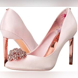 TED BAKER DAHRLIN COURT LIGHT PINK CRYSTAL BROOCH HEELS SIZE 7.5